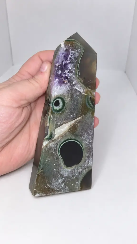 Rare Uruguay Amethyst Eye Agate Tower